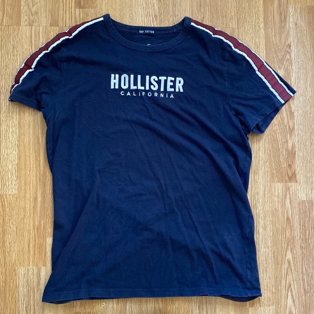Hollister T-Shirt
